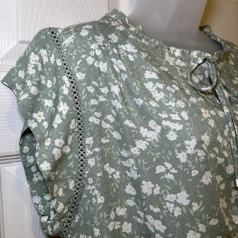 Buffalo David Britton Woven Printed Flutter Sleeve Top Split Neckline Size L - Picture 6 of 12